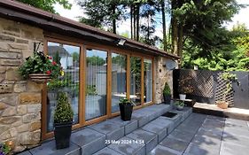 Dean Clough Lodge - Contemporary Self Contained Studio